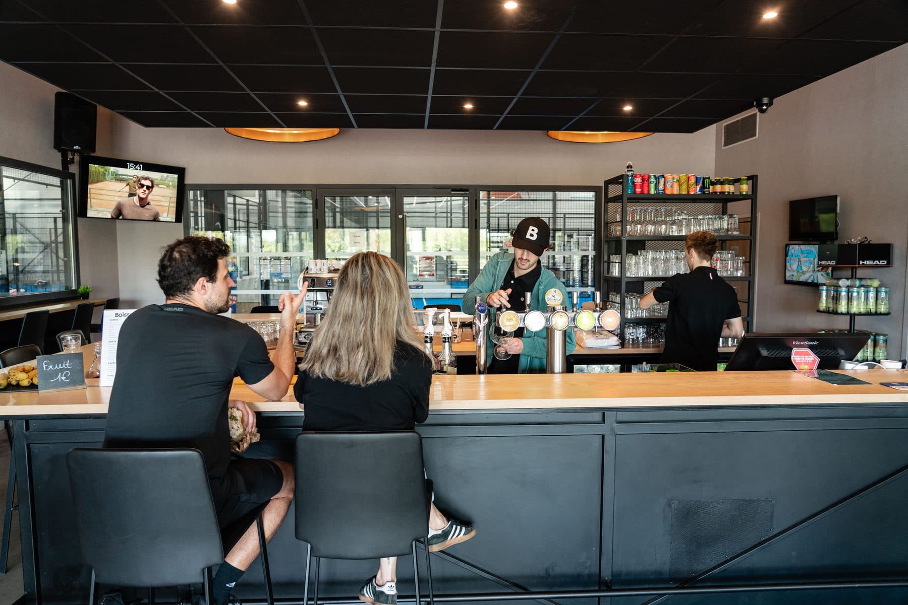 BAR & SNACKING